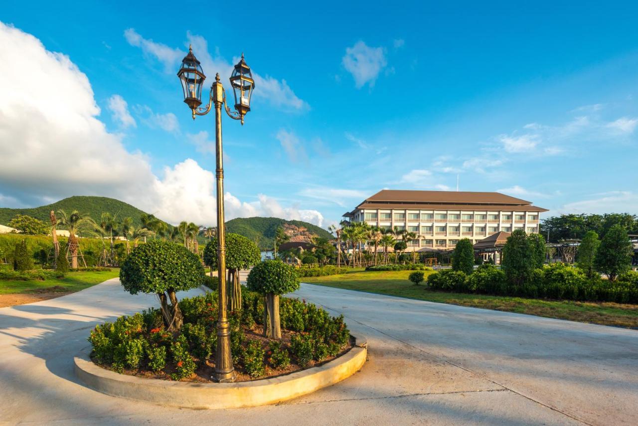 Swan Lake Hotel Sattahip Exterior foto