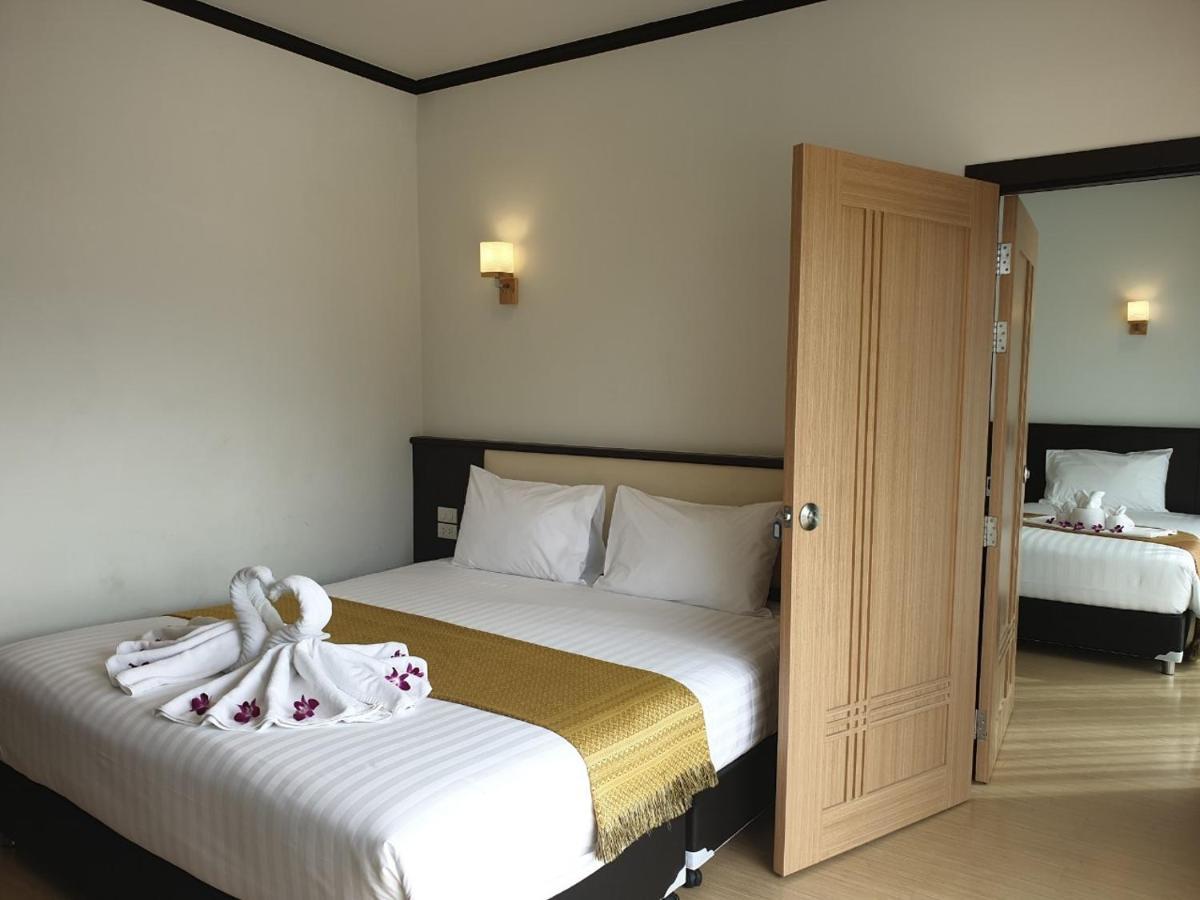 Swan Lake Hotel Sattahip Exterior foto