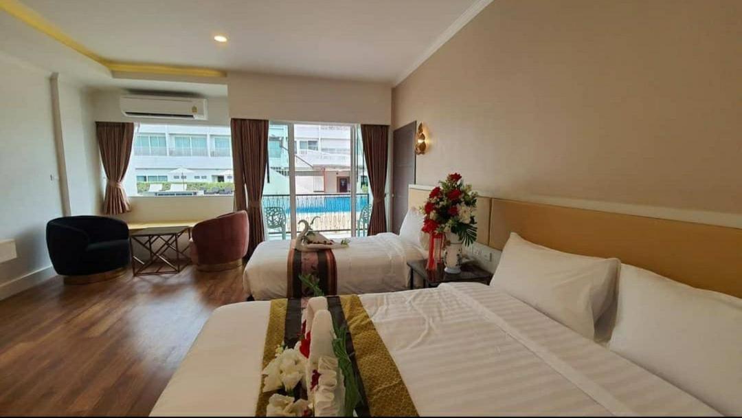 Swan Lake Hotel Sattahip Exterior foto