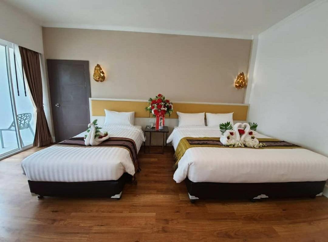 Swan Lake Hotel Sattahip Exterior foto