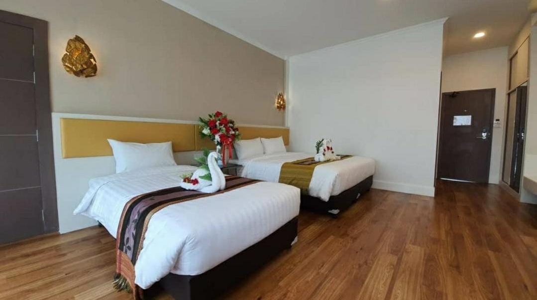 Swan Lake Hotel Sattahip Exterior foto
