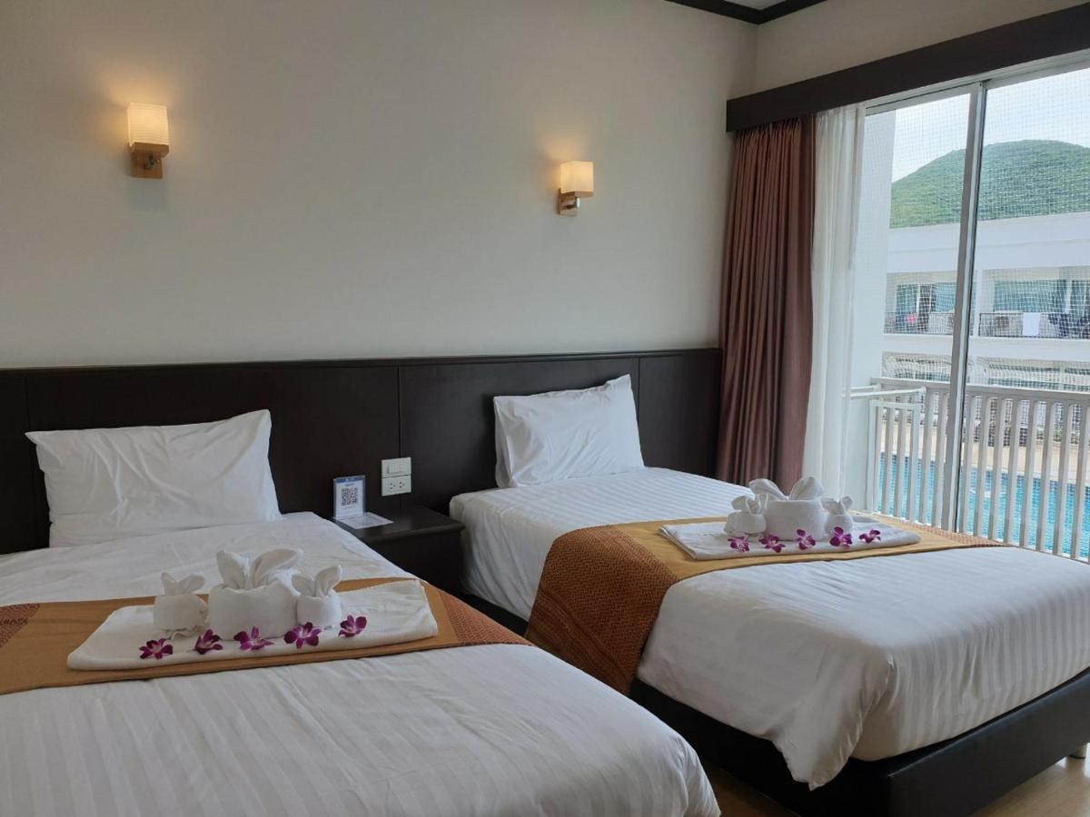 Swan Lake Hotel Sattahip Exterior foto